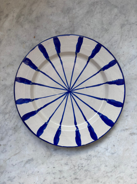 Large plate star blue